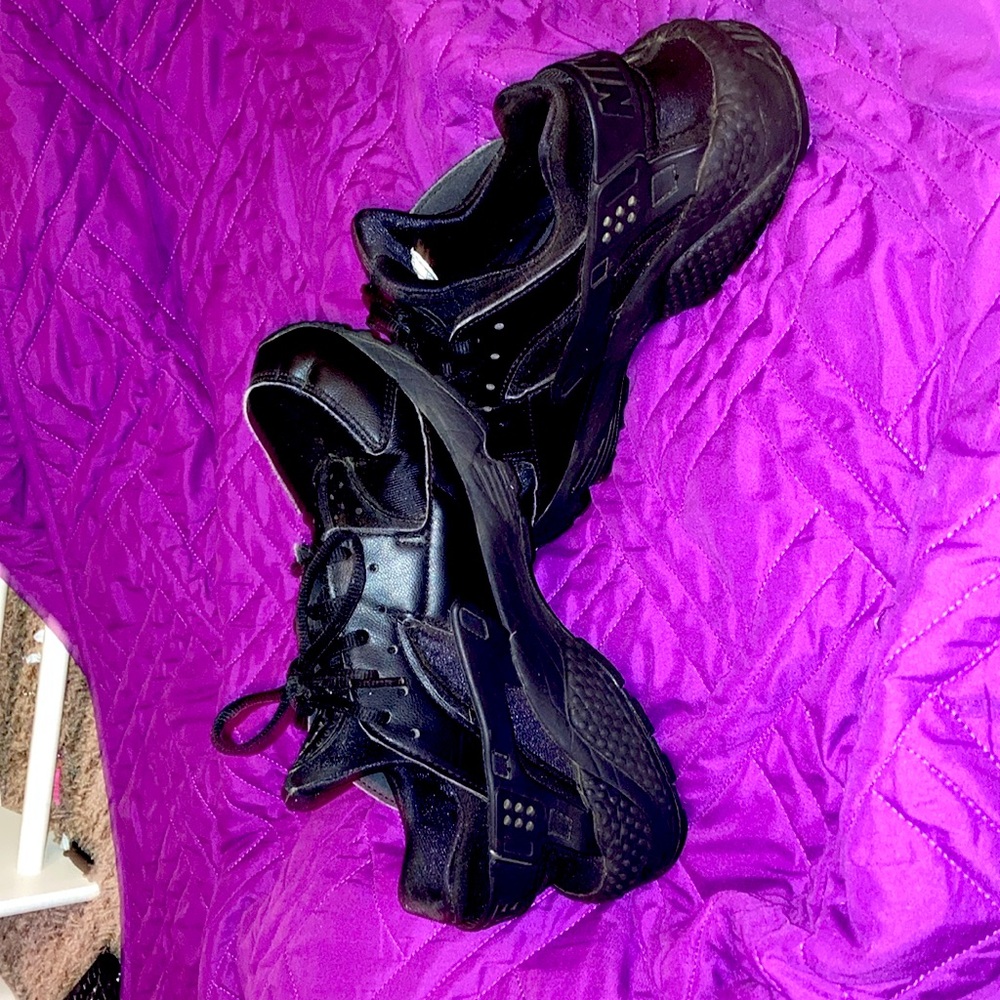 Black Nike Air